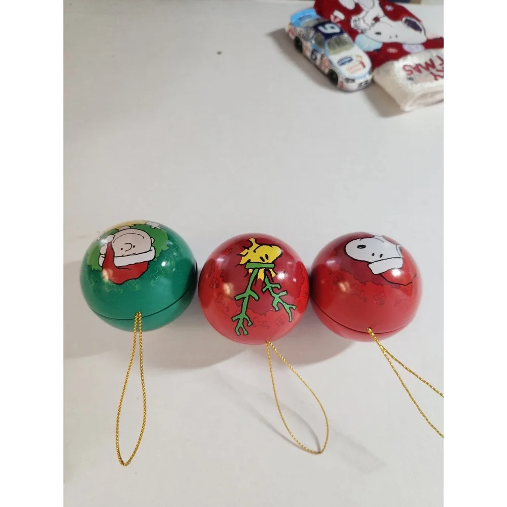 Lot Of 3 Peanuts Hallmark Tin Ball  Ornaments Snoopy Charlie Brown Stocking/ Car